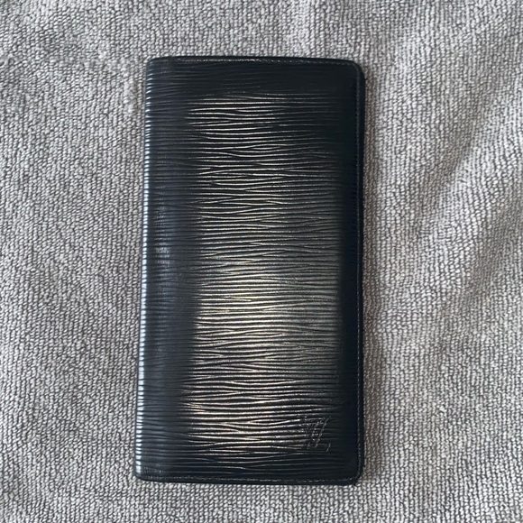 Louis Vuitton Black Epi Brazza Wallet - Picture 1 of 10